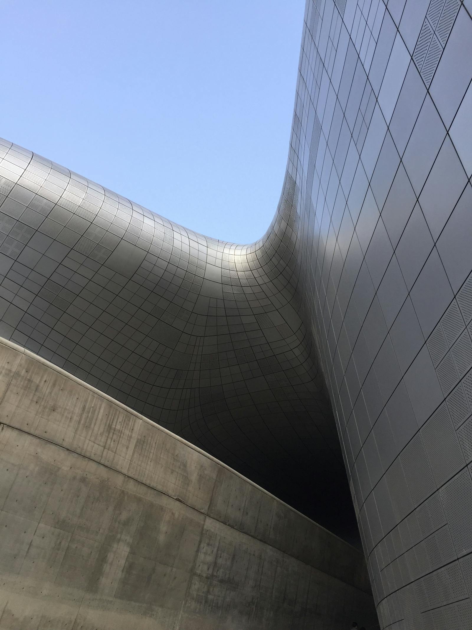 Dongdaemun Design Plaza by Zaha Hadid, Seoul