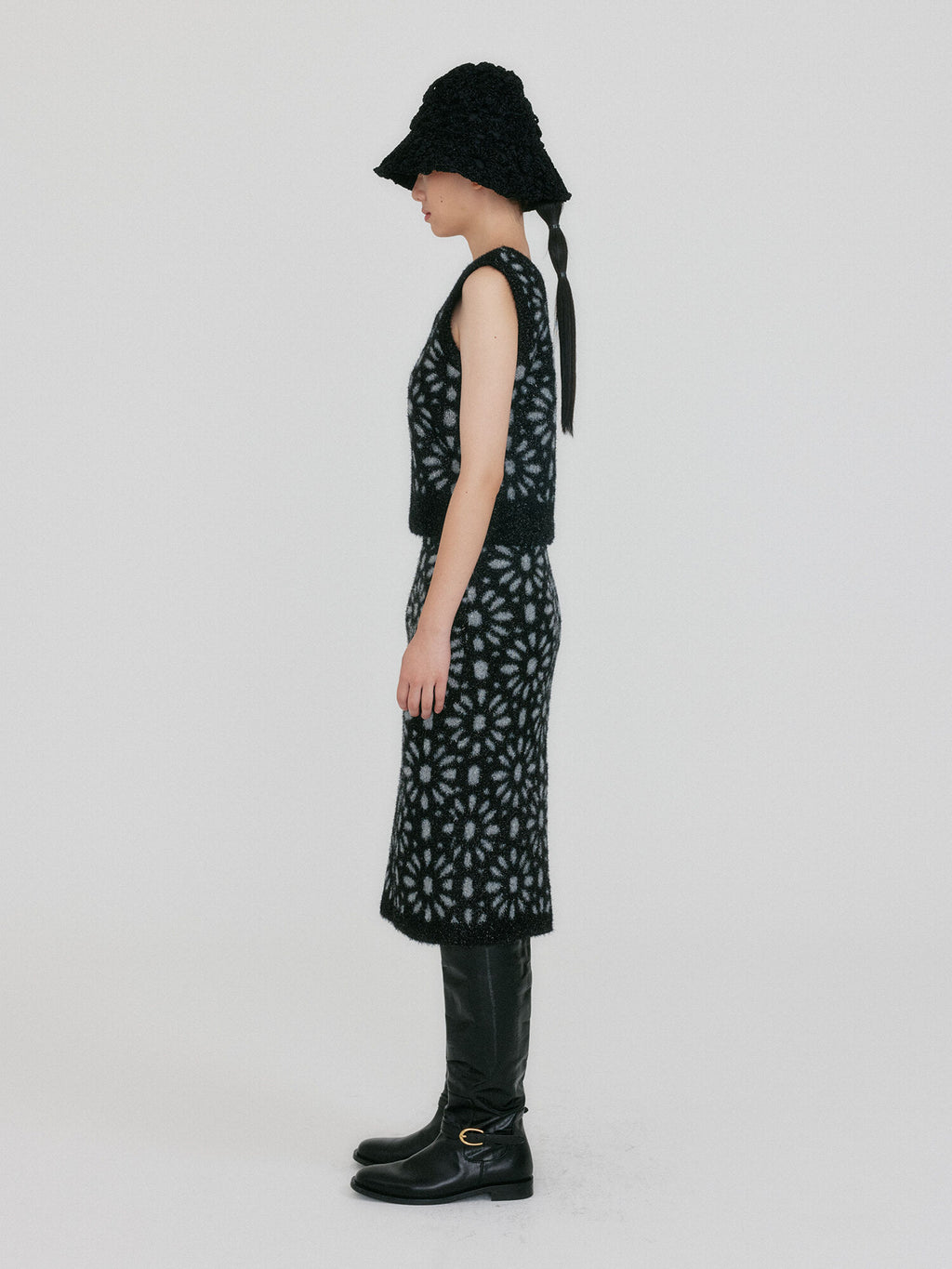 EENK ZITIN Flower Jacquard Knitted Skirt - Black