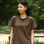 UNIVERSE GARMENT Happy Family Crop T-Shirt_BROWN