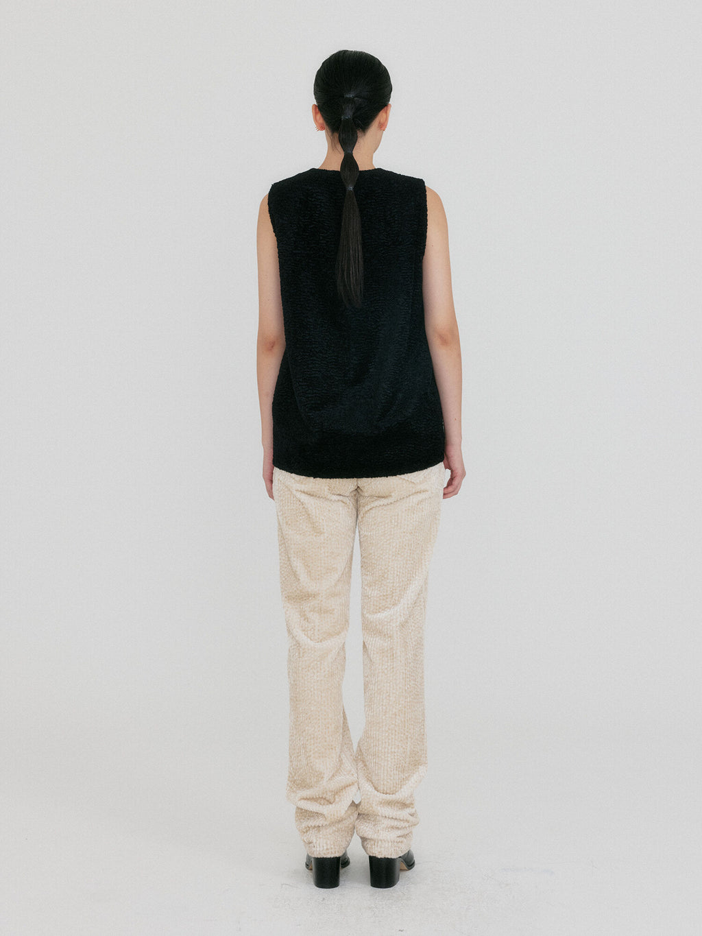 EENK ZIVE Crewneck Waistcoat - Black
