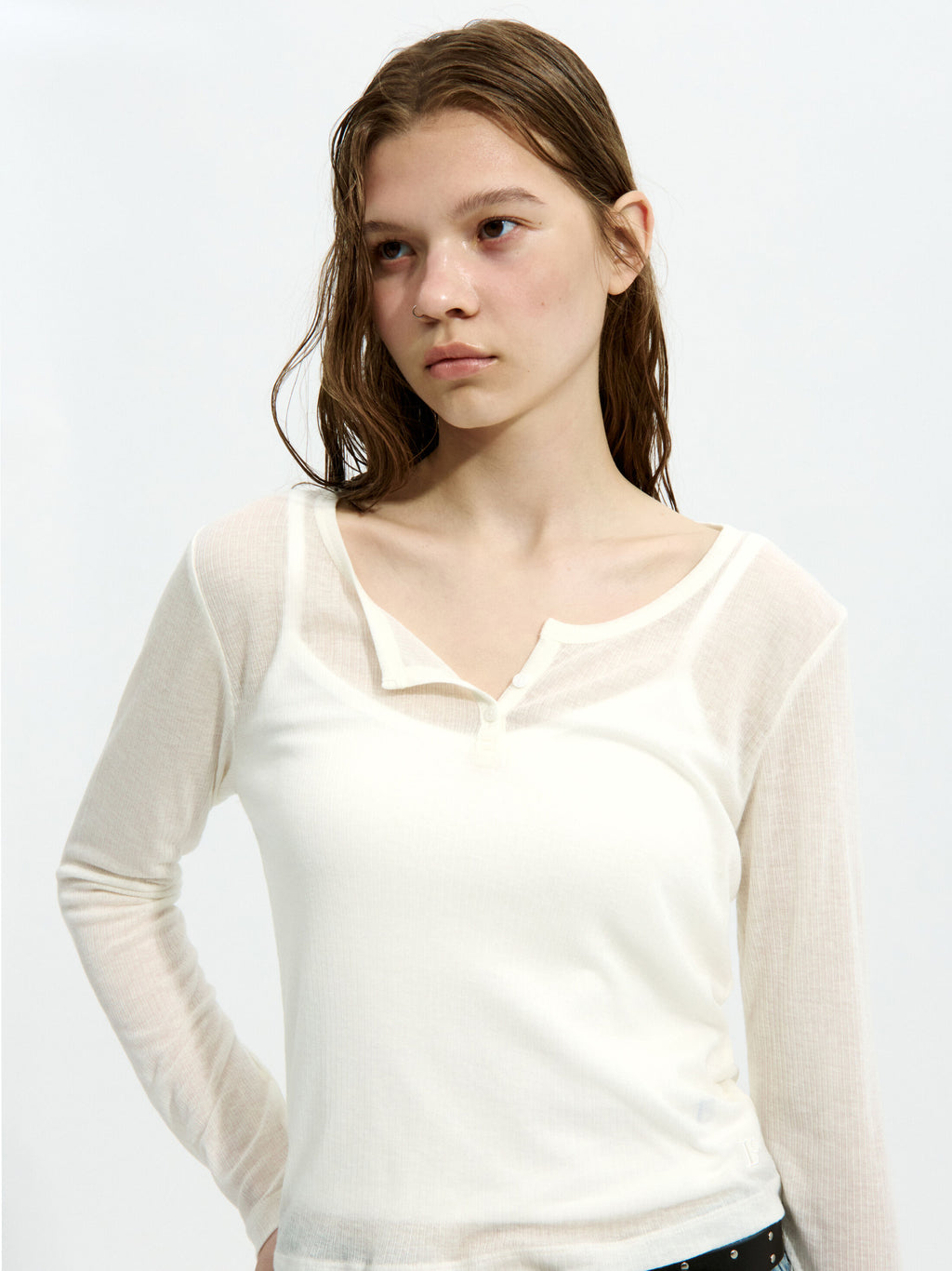 LOW CLASSIC HENRY NECK LONG SLEEVE T-SHIRT_IVORY_LC252TS03IV
