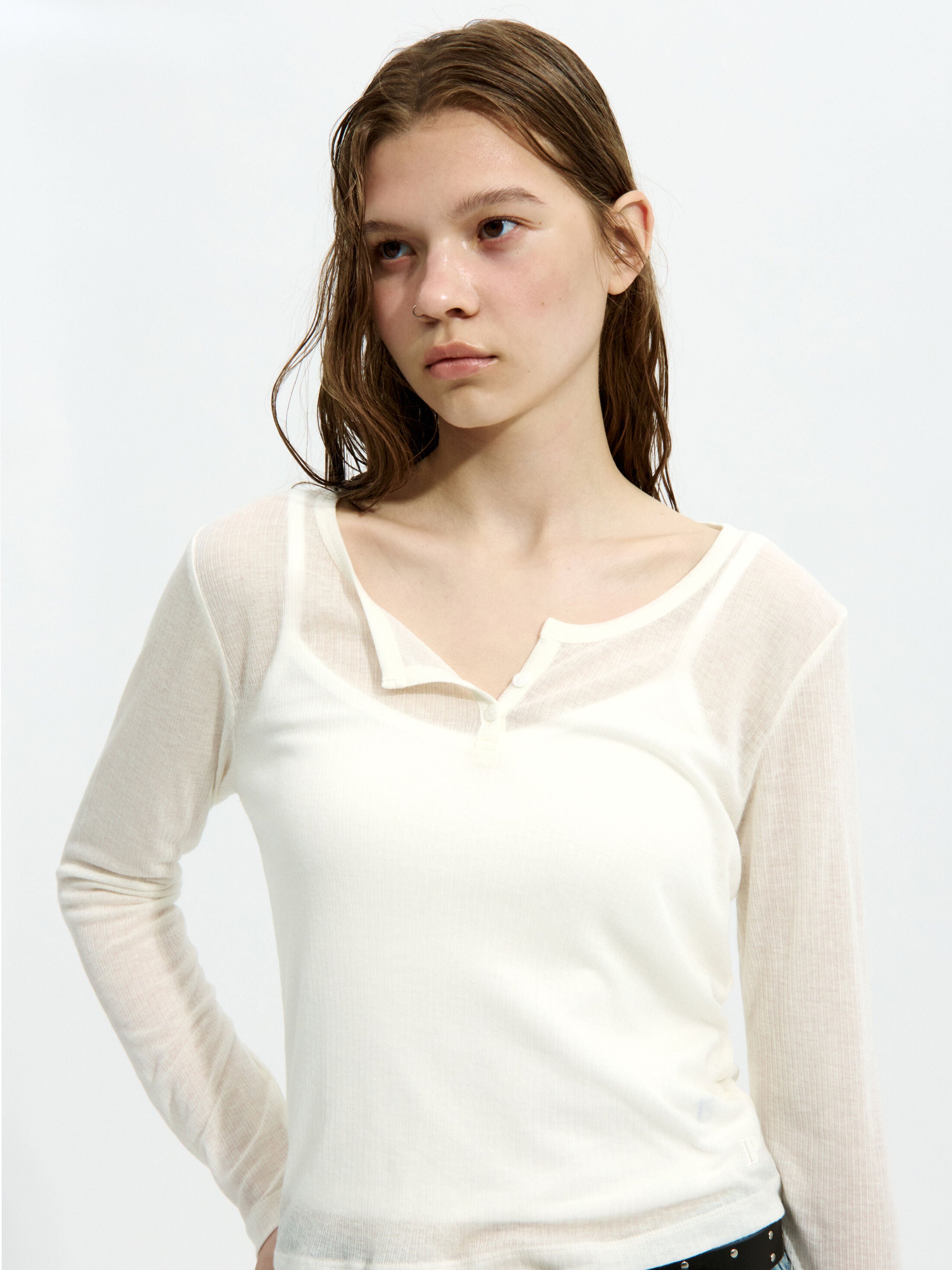 LOW CLASSIC HENRY NECK LONG SLEEVE T-SHIRT_IVORY_LC252TS03IV