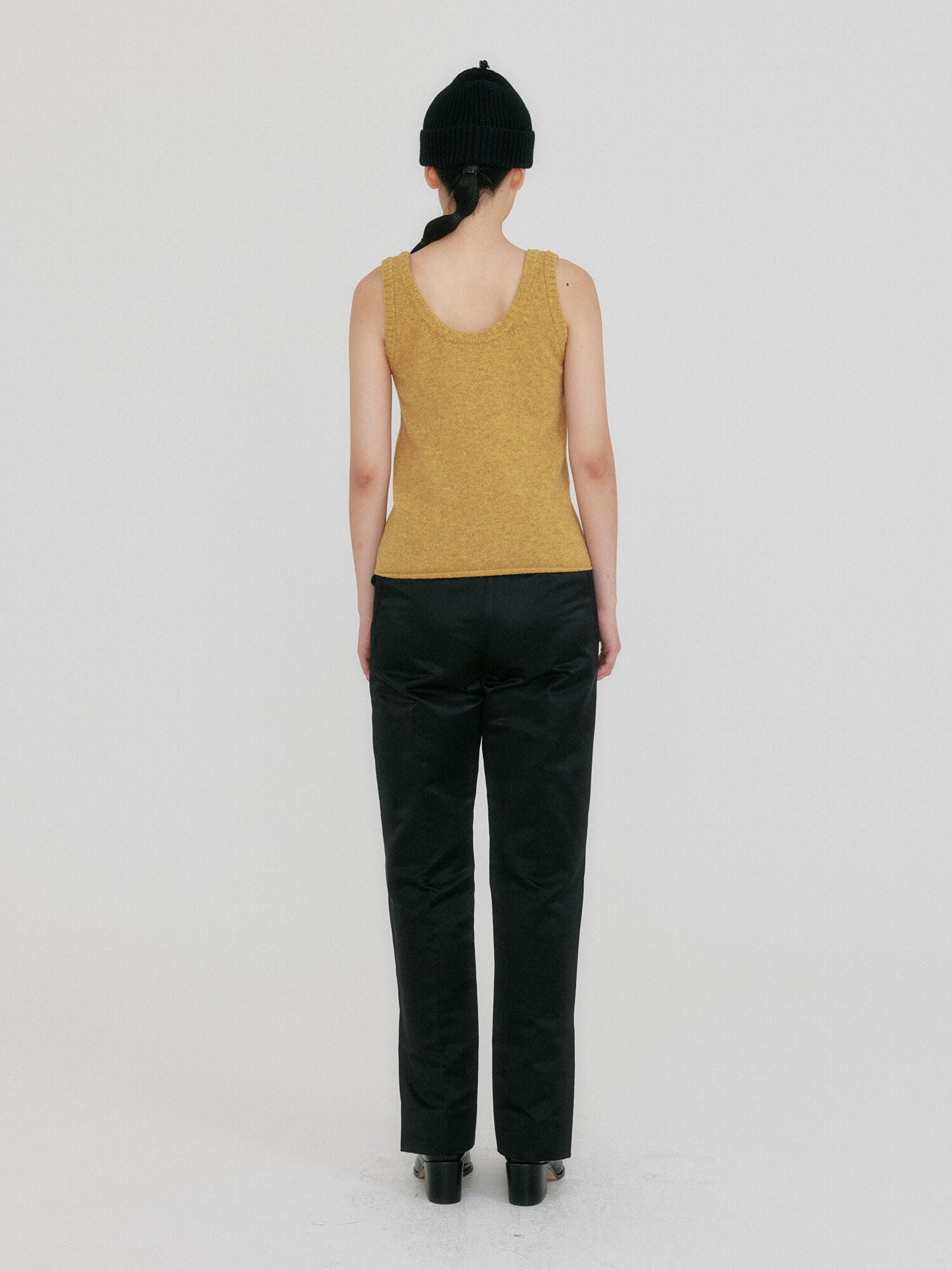 EENK ZIUP Sleeveless Knit Top - Mustard