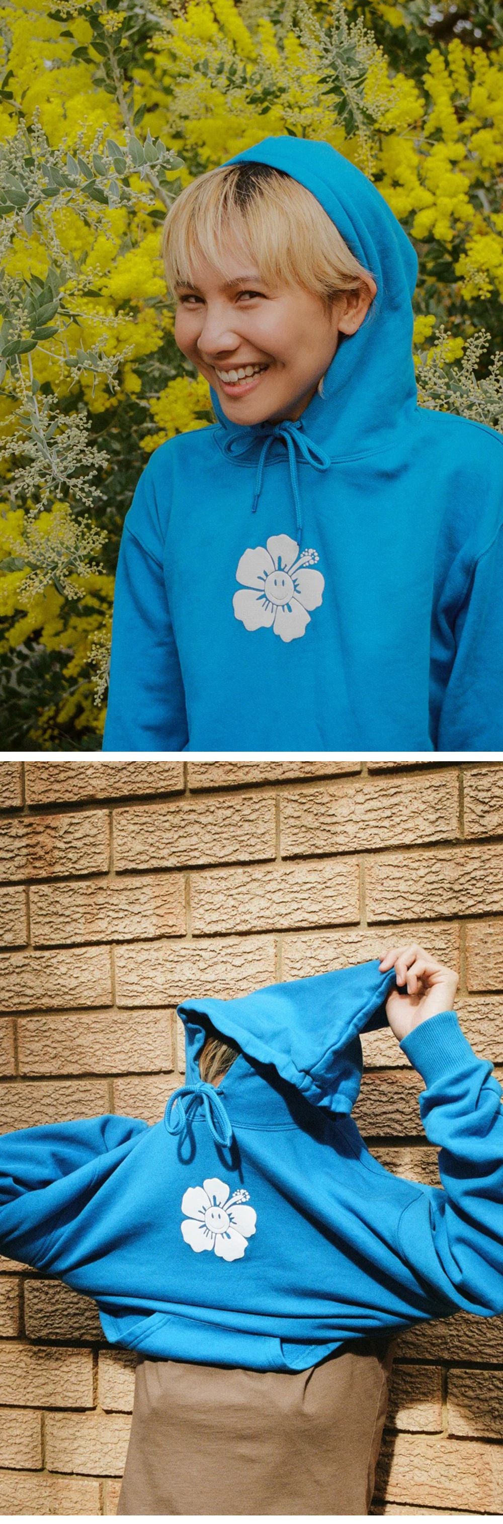 EMMA MULHOLLAND ON HOLIDAY (W) HAPPY HIBISCUS HOODIE (BLUE)