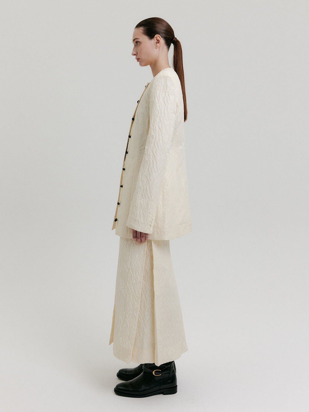 EENK ZACQI Round Neck Long Jacket - Cream