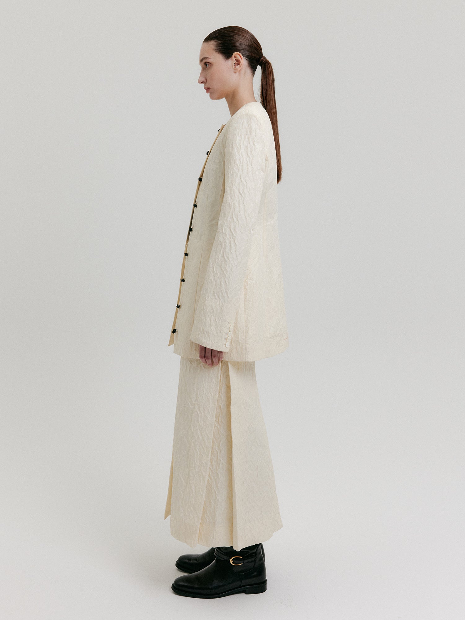 EENK ZACQI Round Neck Long Jacket - Cream