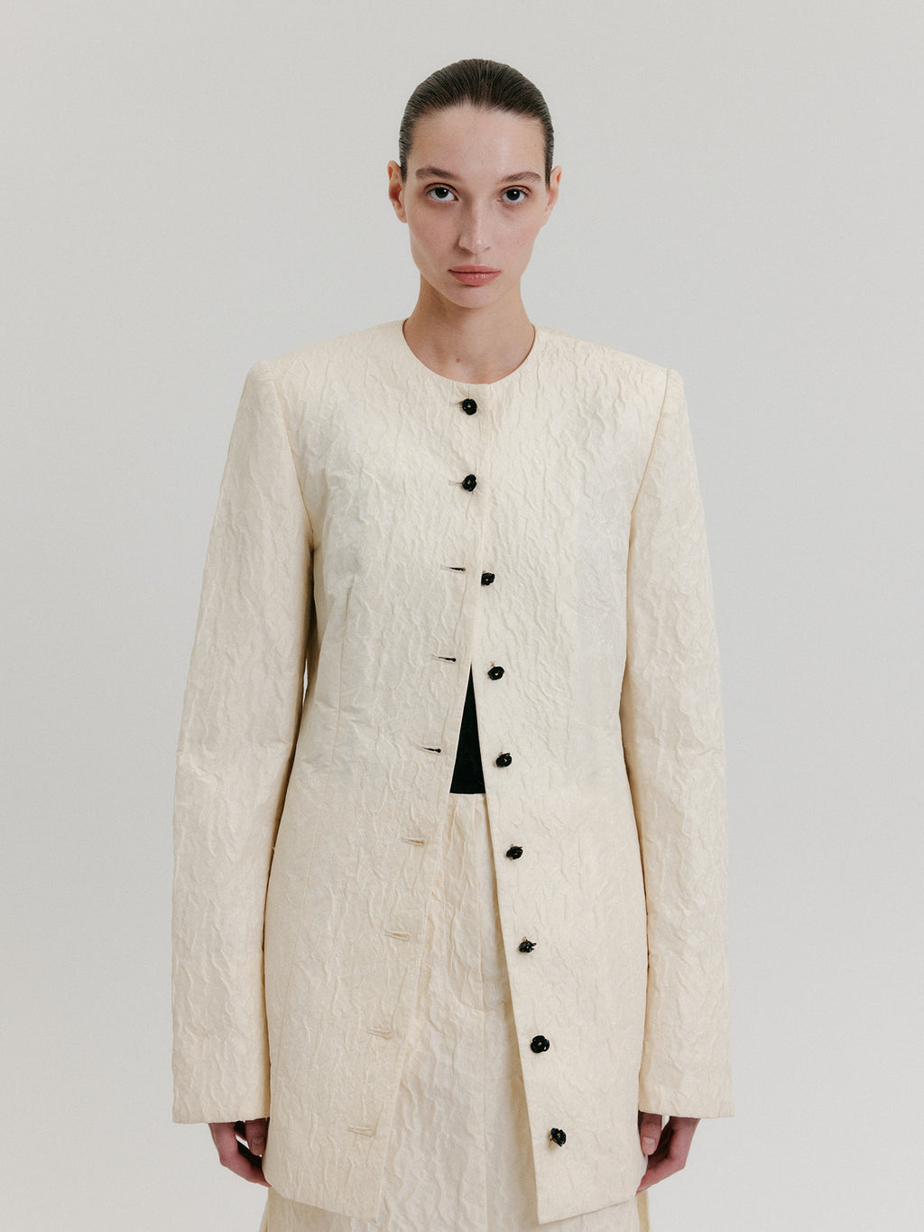 EENK ZACQI Round Neck Long Jacket - Cream