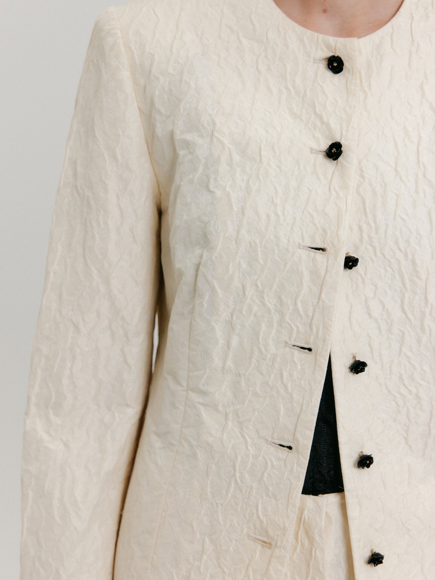 EENK ZACQI Round Neck Long Jacket - Cream