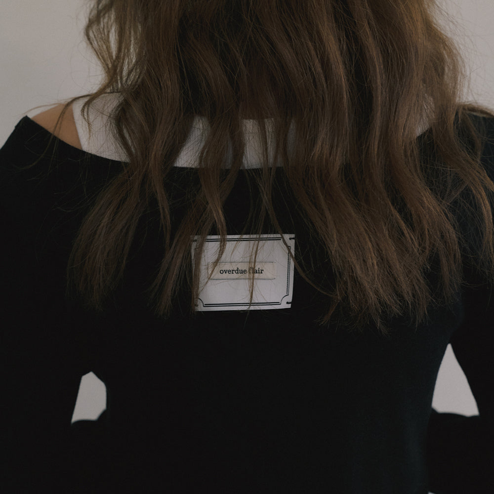 OVERDUE FLAIR SCOOP NECK T-SHIRT_BLACK