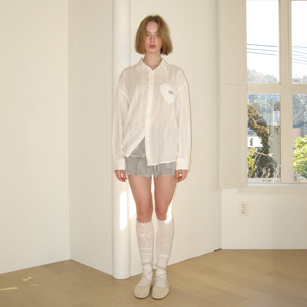 RONRON EYELET STITCH HEART POCKET OVER FIT SHIRT WHITE