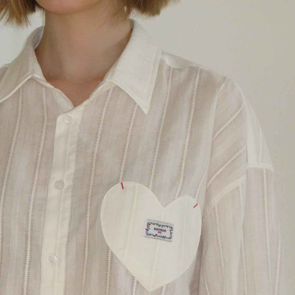 RONRON EYELET STITCH HEART POCKET OVER FIT SHIRT WHITE