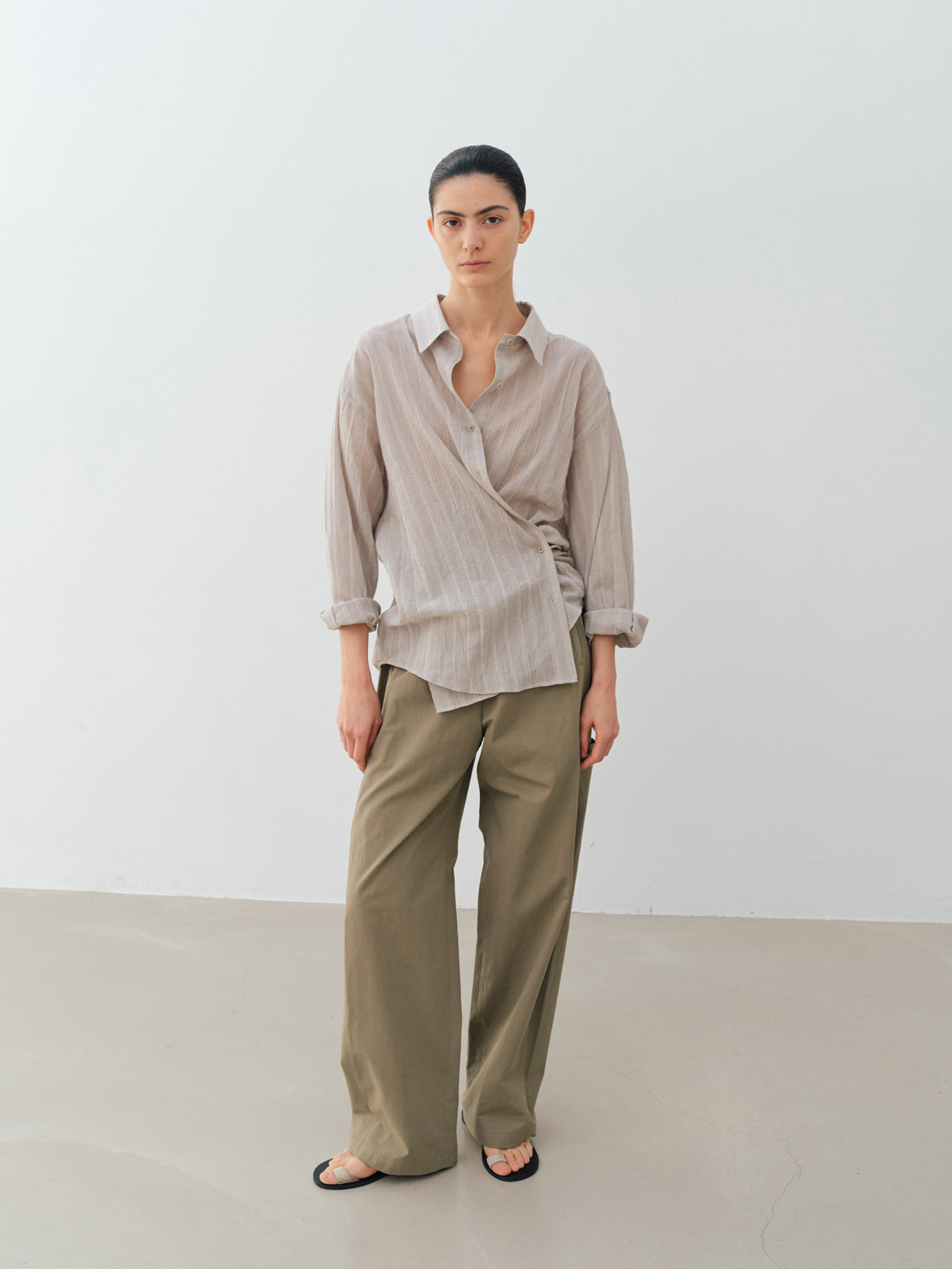 MOIA sheer ST shirt (sand beige)
