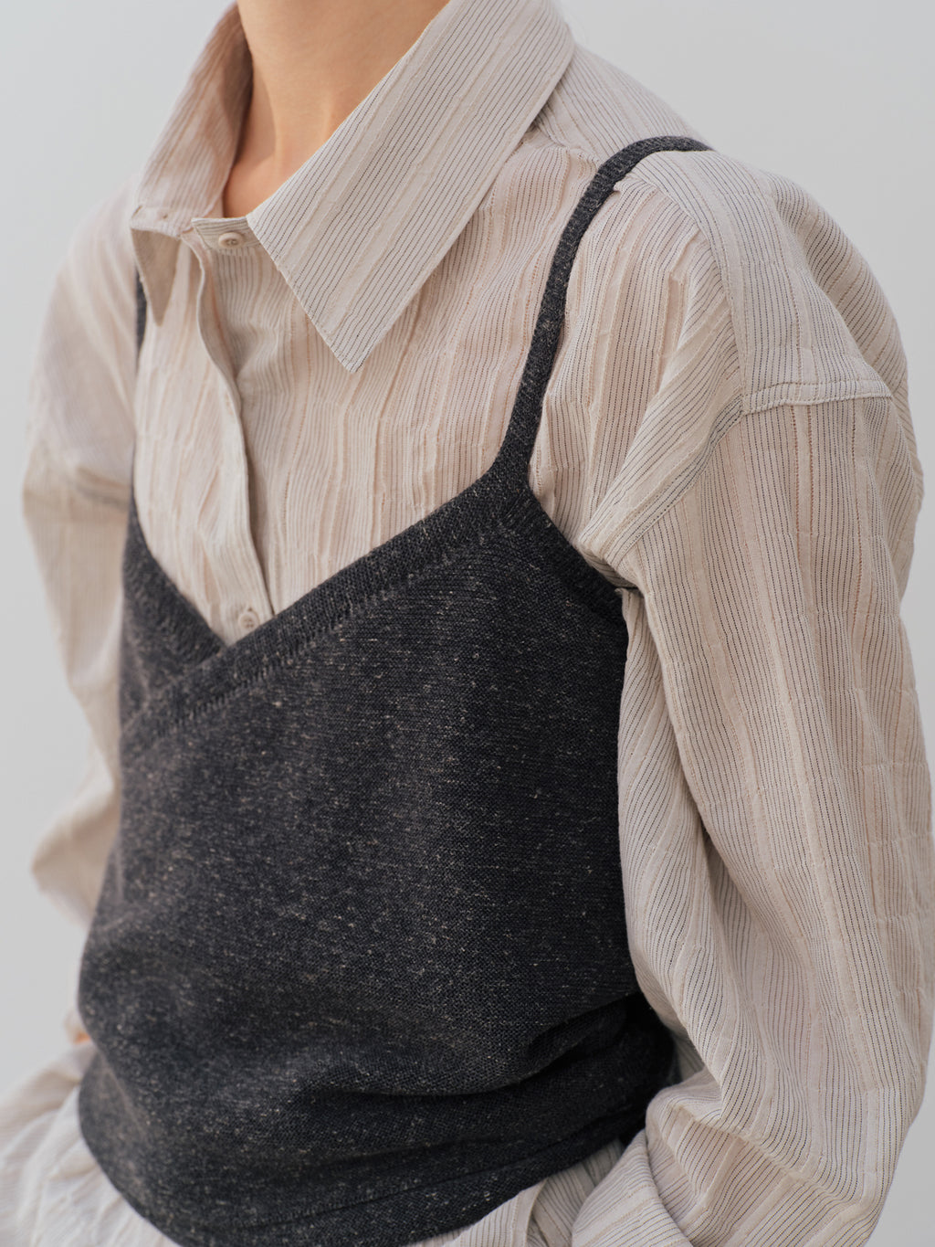 MOIA sheer ST shirt (sand beige)