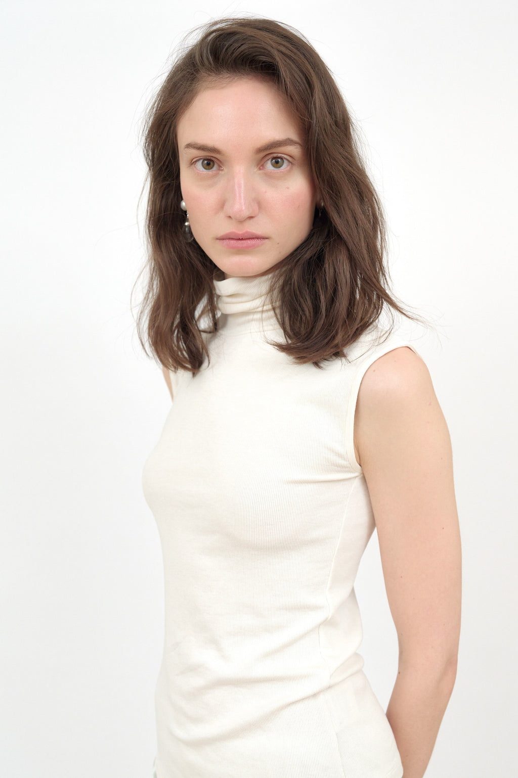 MUARMUS Lea Roll-neck Sleeveless [Ivory]