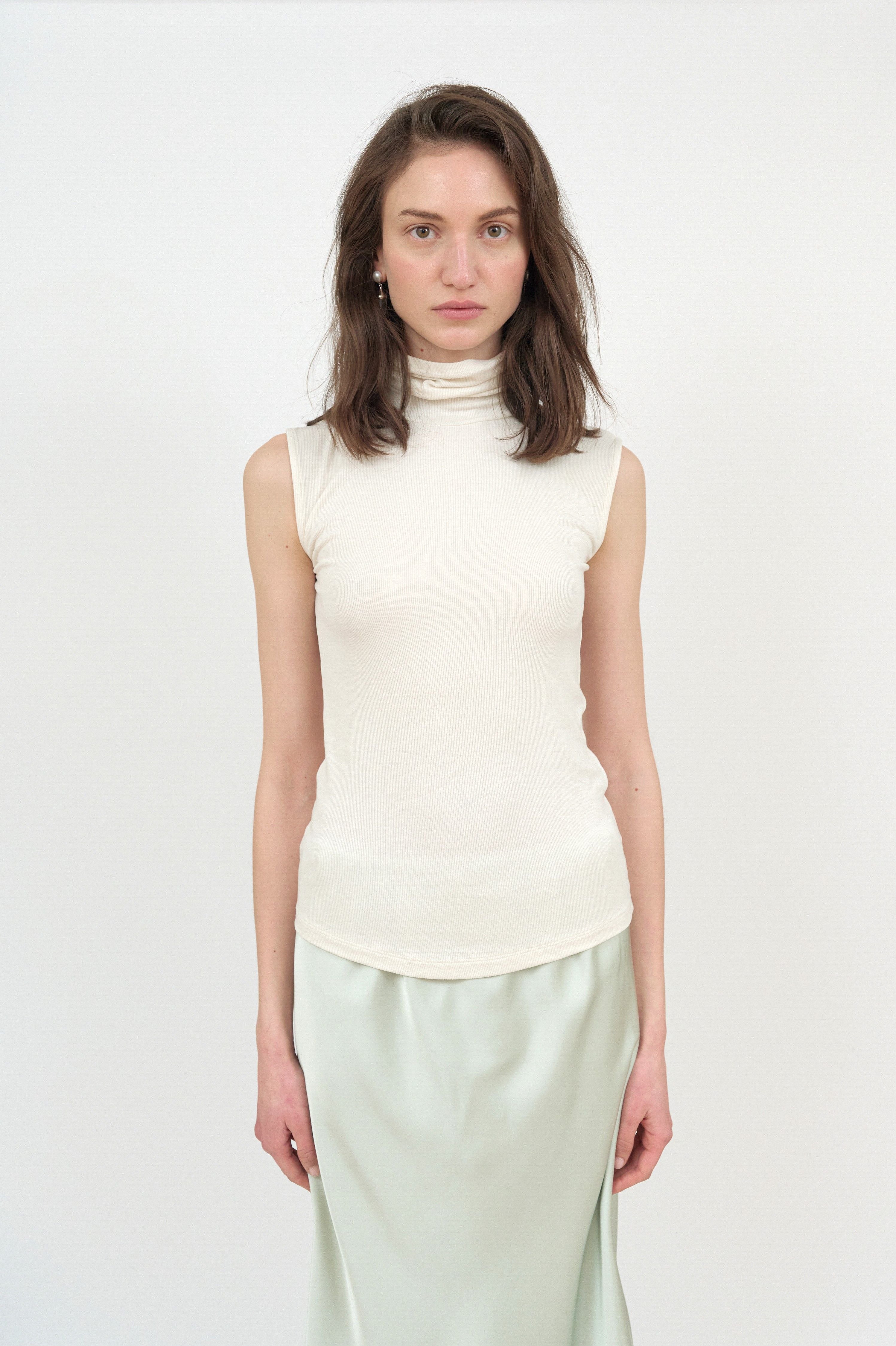 MUARMUS Lea Roll-neck Sleeveless [Ivory]
