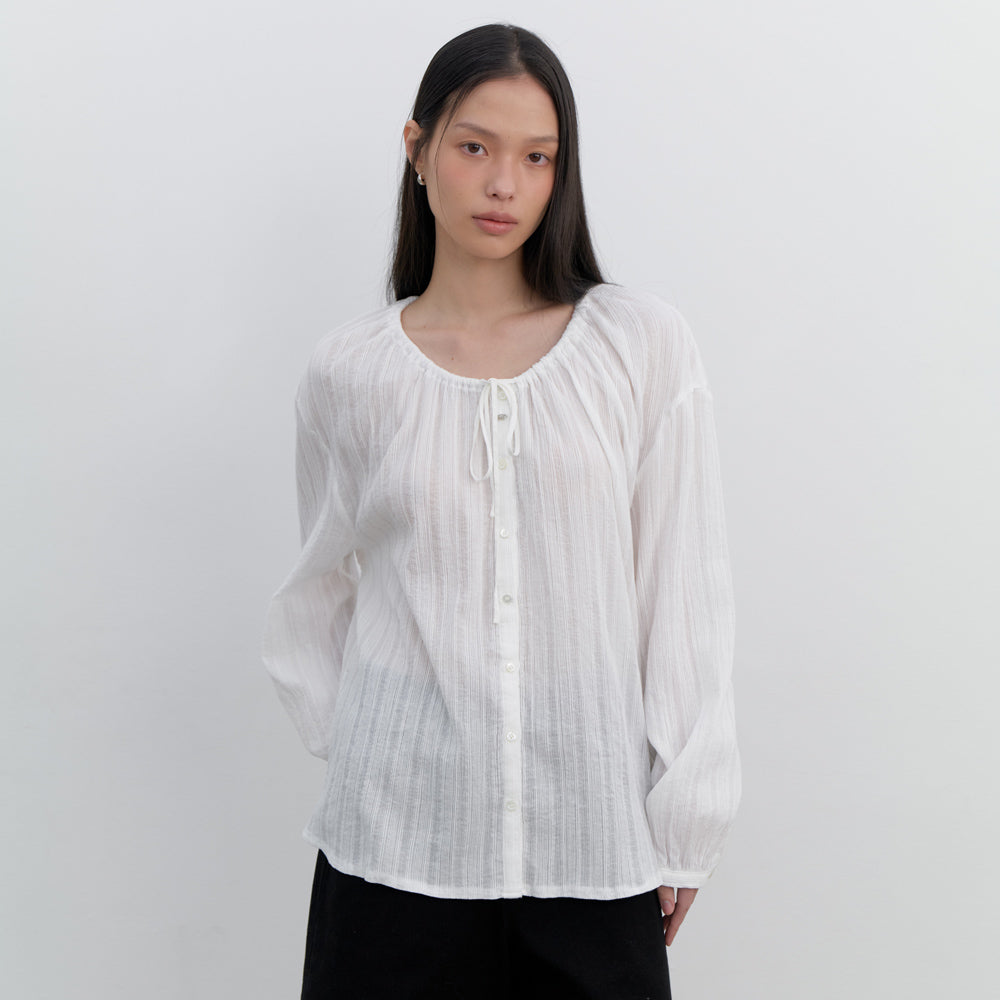 URAGO [Juri wearing] Lilys string blouse_2colors