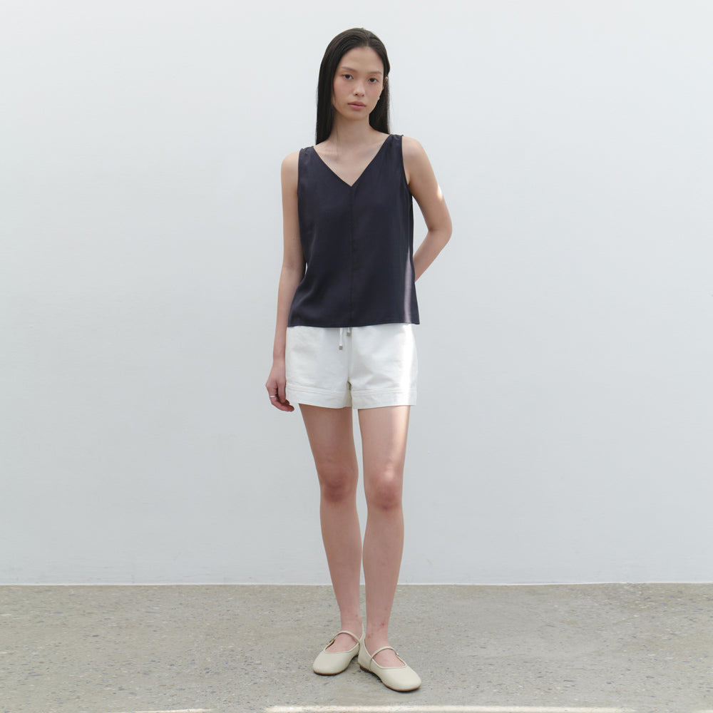URAGO [Wearing Seo Ji-yeon] Joy V-neck sleeveless_2colors