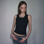 LEATHERY Ribbed henley neck sleeveless [BLACK]