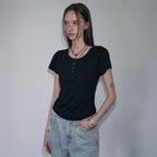 LEATHERY Ribbed henley neck short sleeve t-shirt [BLACK]