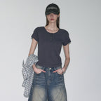 LEATHERY Ribbed henley neck short sleeve t-shirt [CHARCOAL]