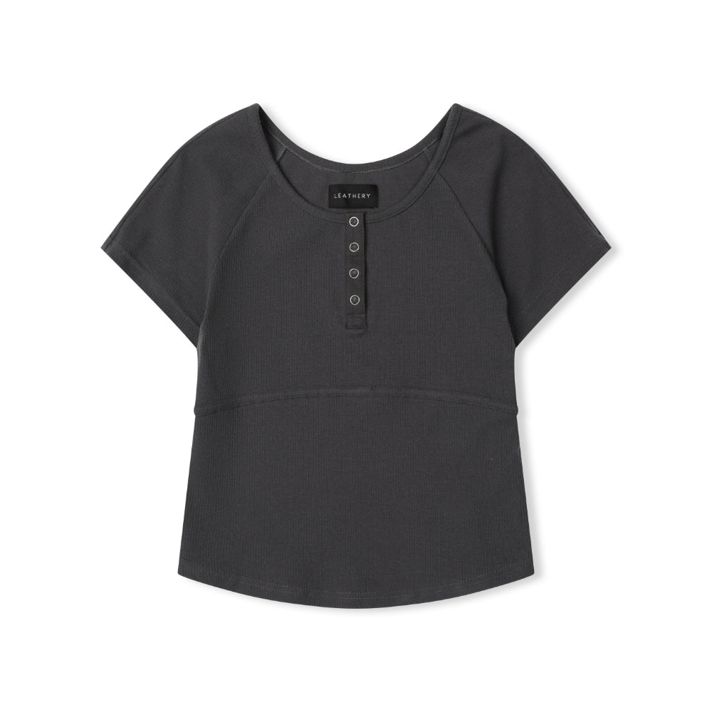 LEATHERY Ribbed henley neck short sleeve t-shirt [CHARCOAL]