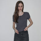 LEATHERY Ribbed henley neck short sleeve t-shirt [CHARCOAL]