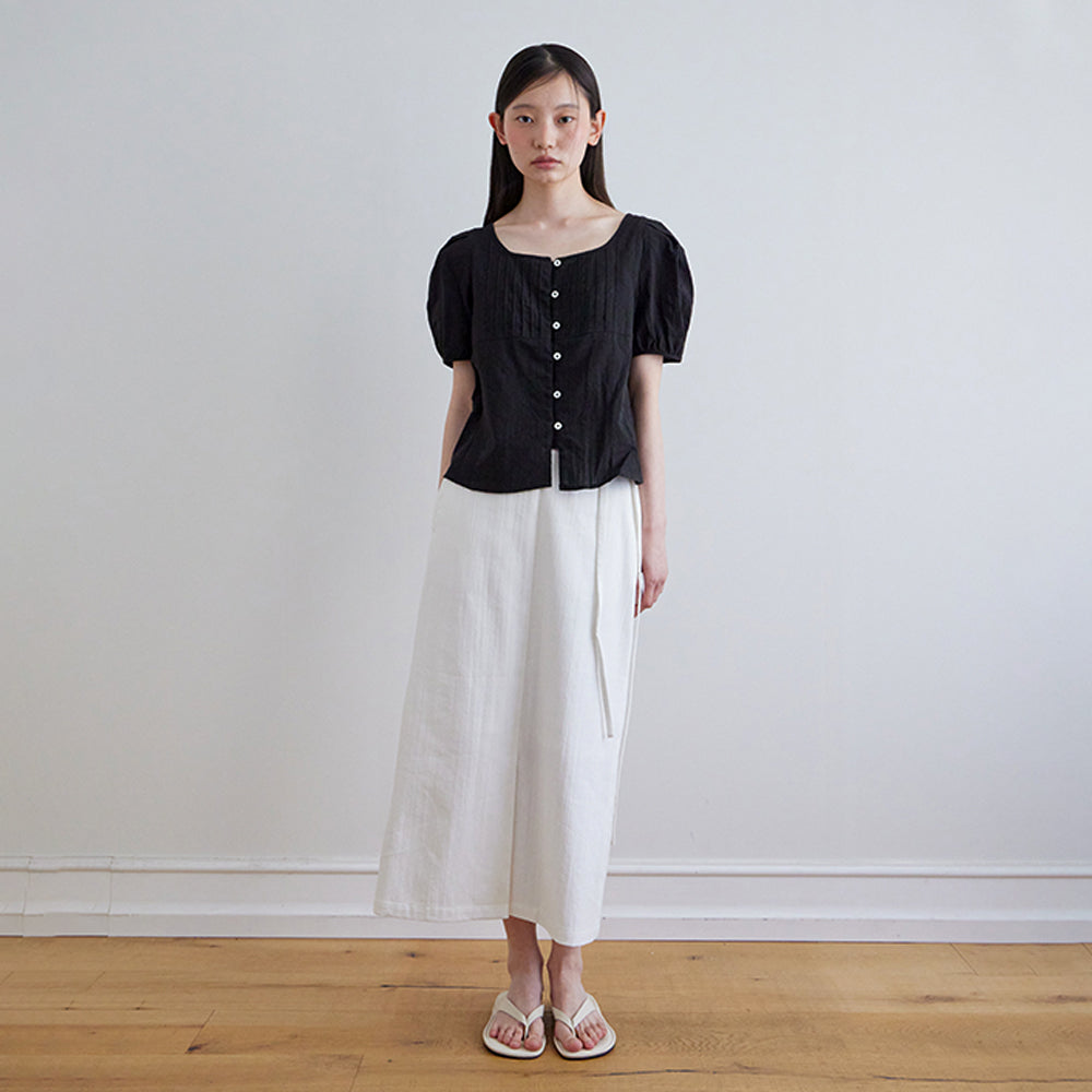 STEP AROUND Tuck detail puff blouse_BLACK