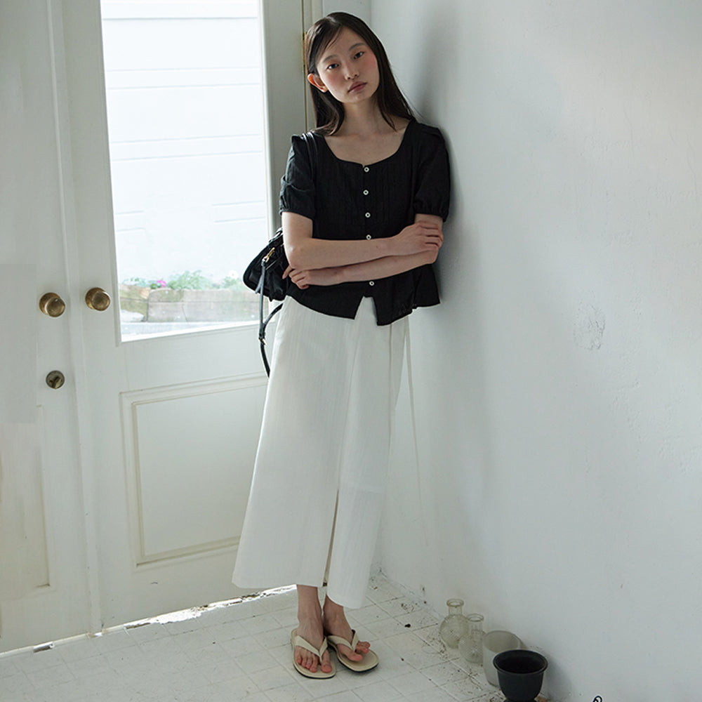 STEP AROUND Tuck detail puff blouse_BLACK