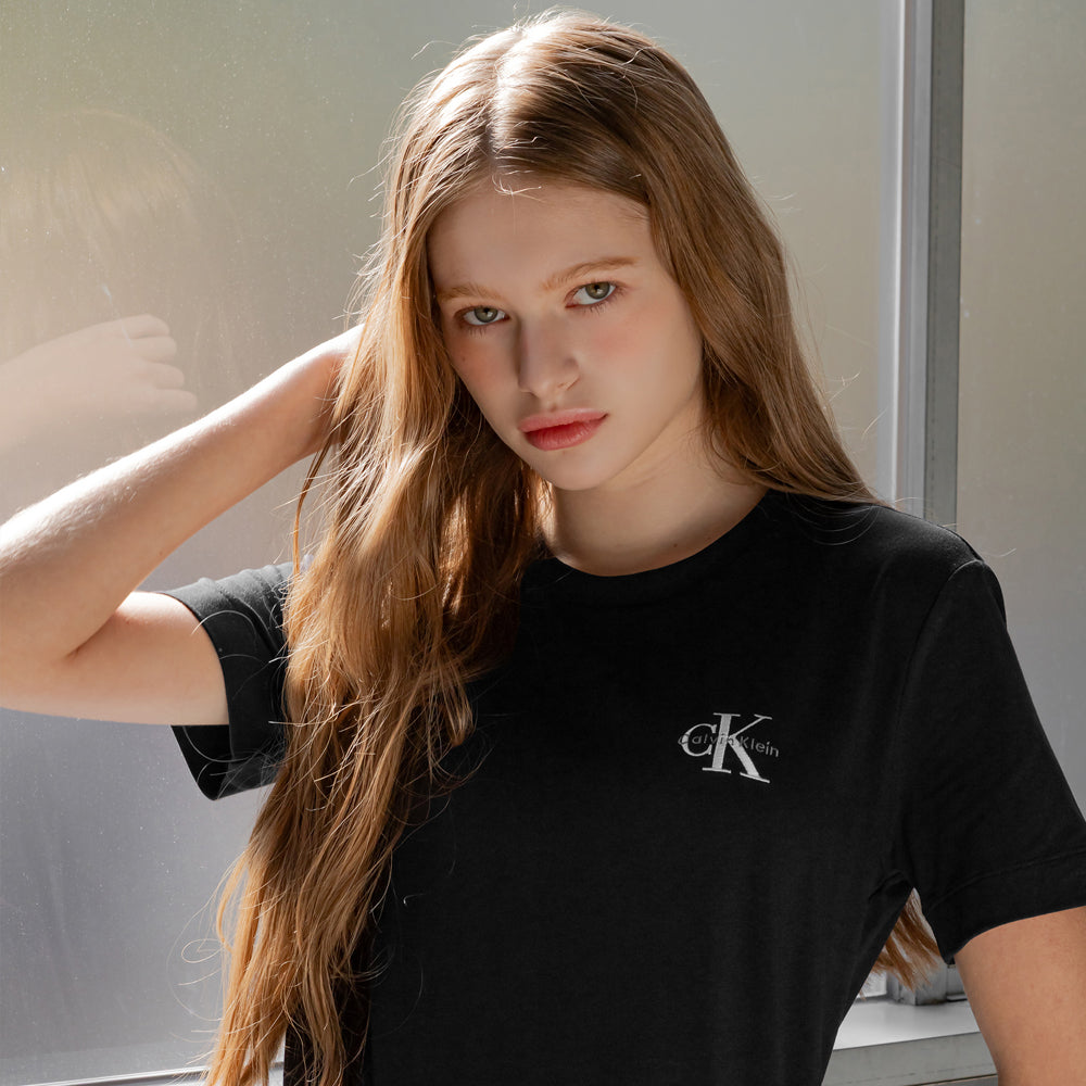 Calvin Klein Jeans [CK] Women’s Regular Fit Small Monogram Logo Short Sleeve T-Shirt 47AB801 UB1