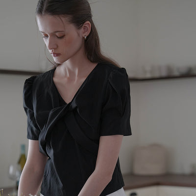 Twist Breeze Blouse [Black]