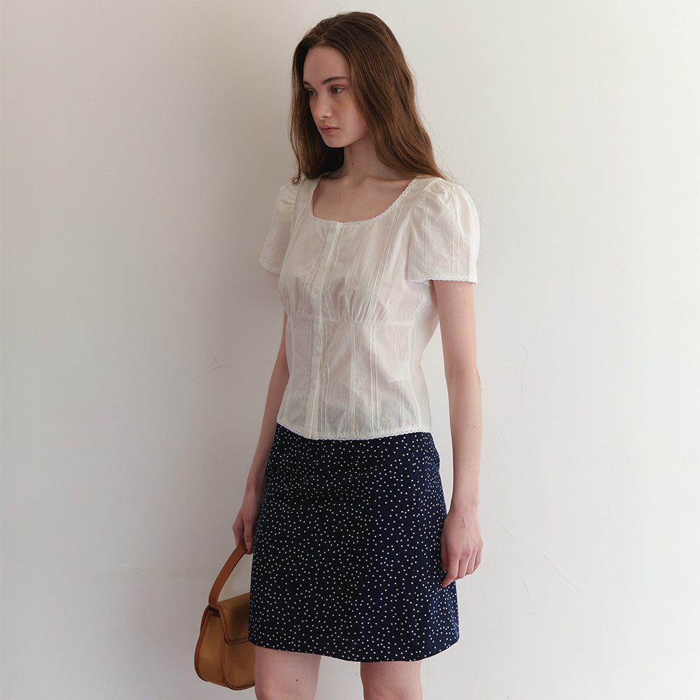 AMONG A SQUARE NECK LACE BLOUSE_IVORY