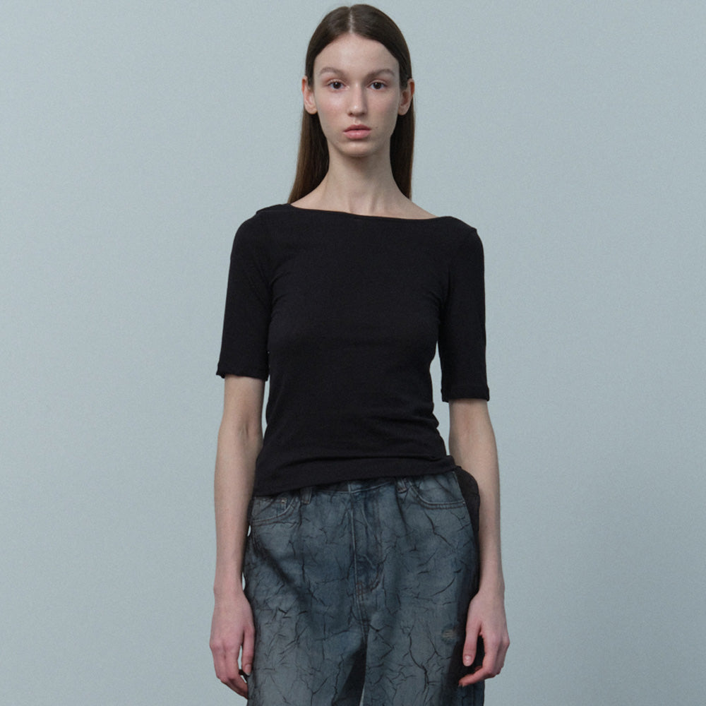 LE back scoop neck half sleeve T (black)