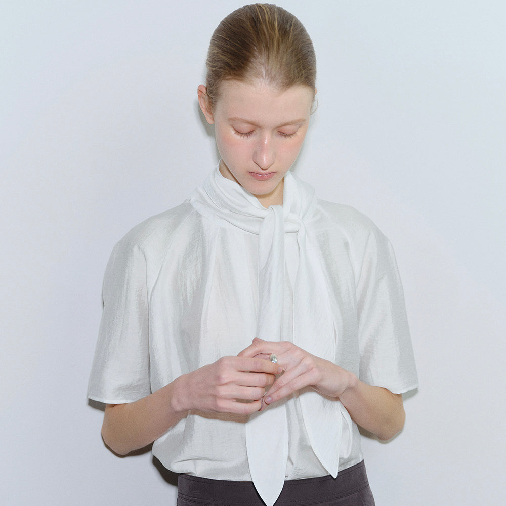 OVBEIGE [4th reorder] HIGH NECK TIE HALF BLOUSE_IVORY_OE2C2MBS40IVY