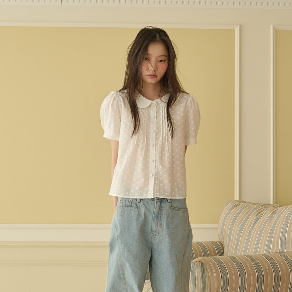 OPENING SUNSHINE Flower embroidery round collar puff blouse_White