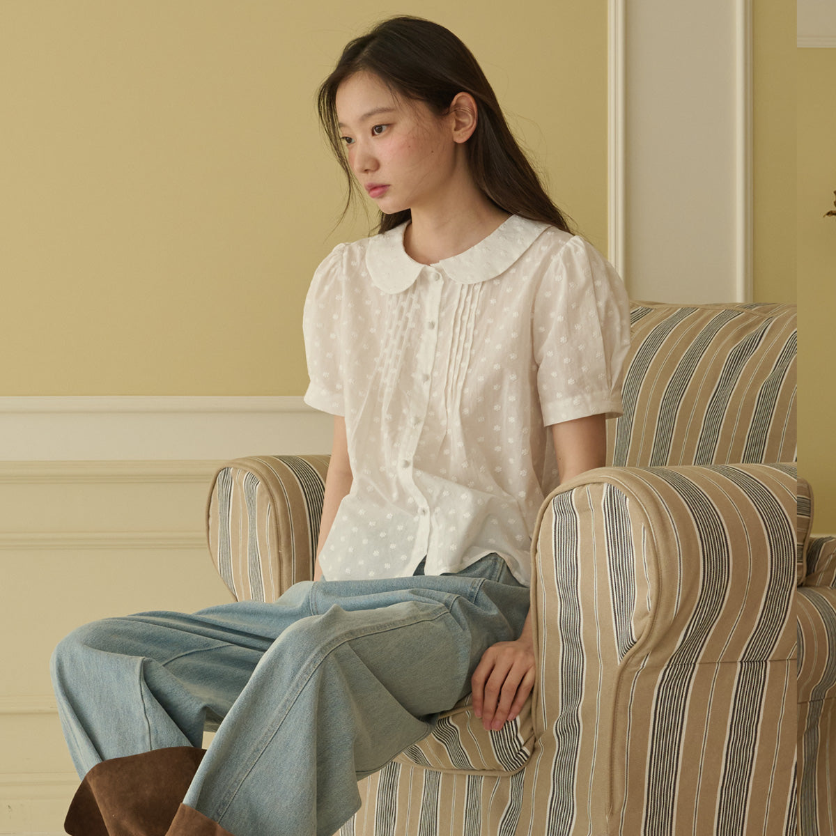 OPENING SUNSHINE Flower embroidery round collar puff blouse_White