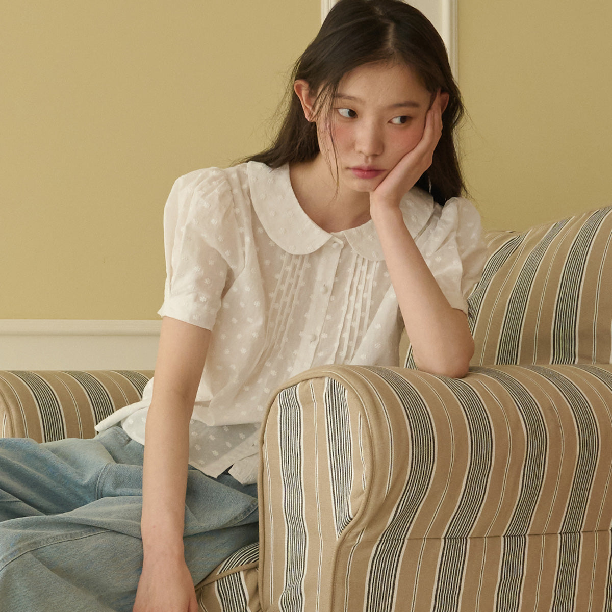 OPENING SUNSHINE Flower embroidery round collar puff blouse_White