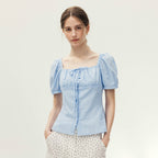 AND YOU Kissimmee shirring volume blouse (Ivory/Light blue)