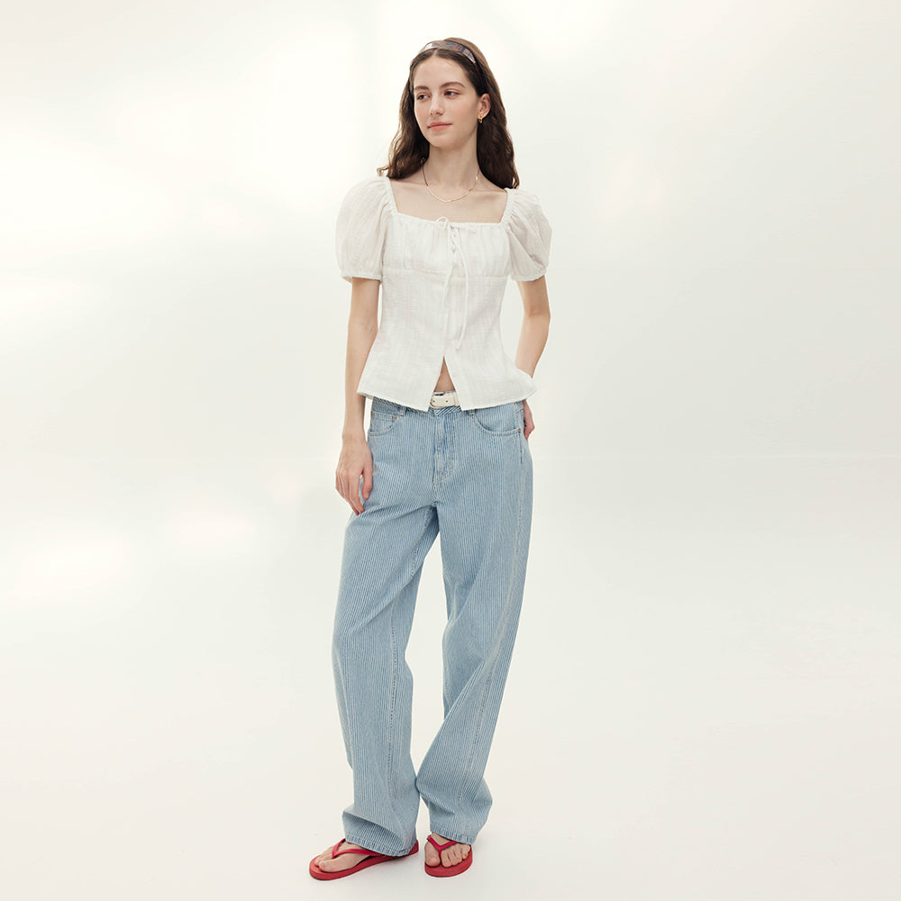 AND YOU Kissimmee shirring volume blouse (Ivory/Light blue)