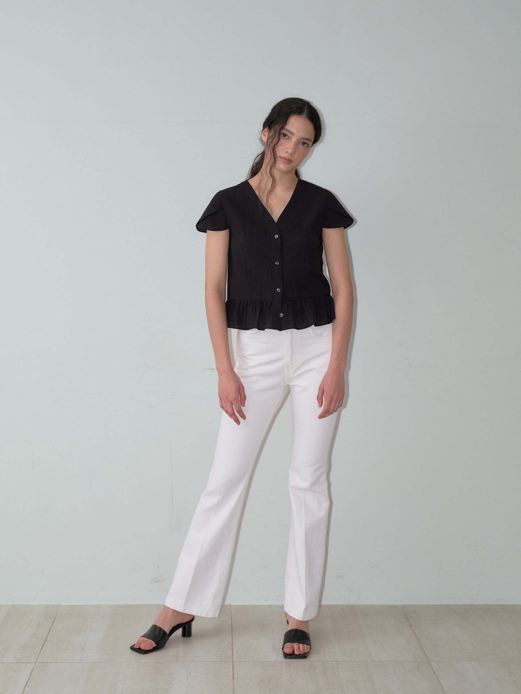 UNDERSTANDING EDITION TULIP FRILL BLOUSE (BLACK)