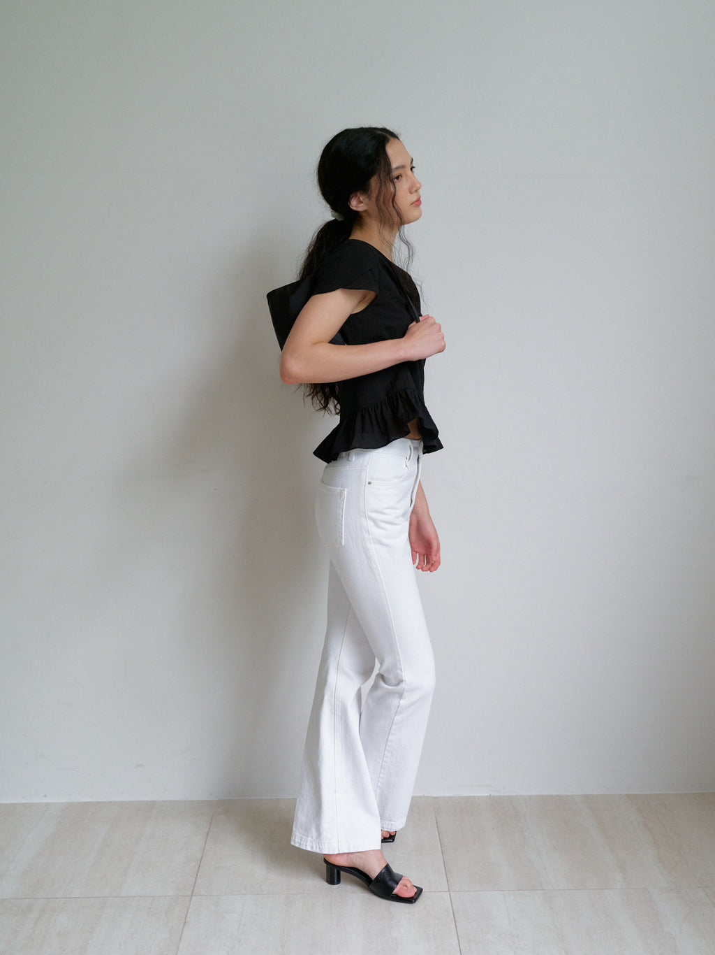 UNDERSTANDING EDITION TULIP FRILL BLOUSE (BLACK)