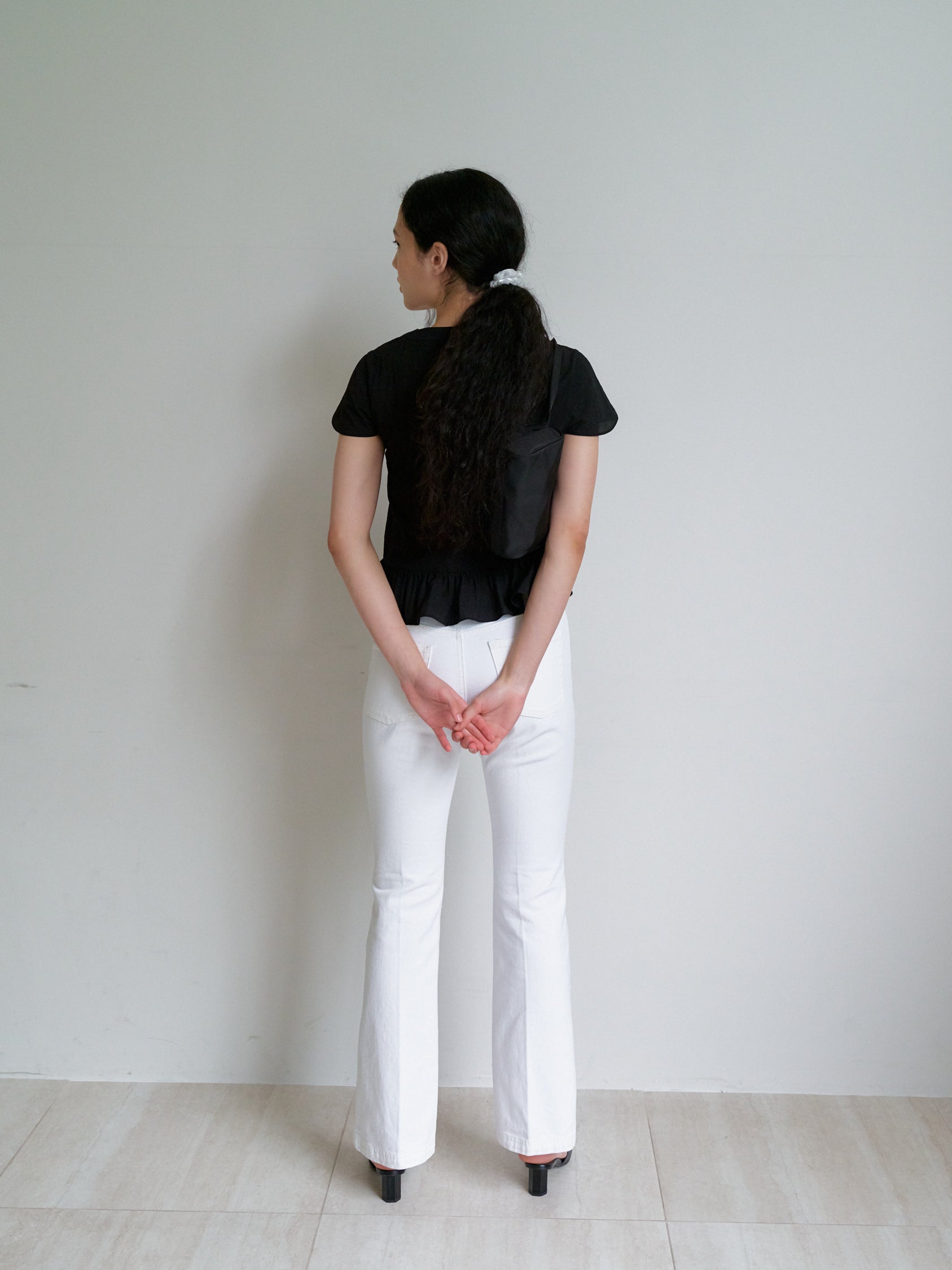 UNDERSTANDING EDITION TULIP FRILL BLOUSE (BLACK)