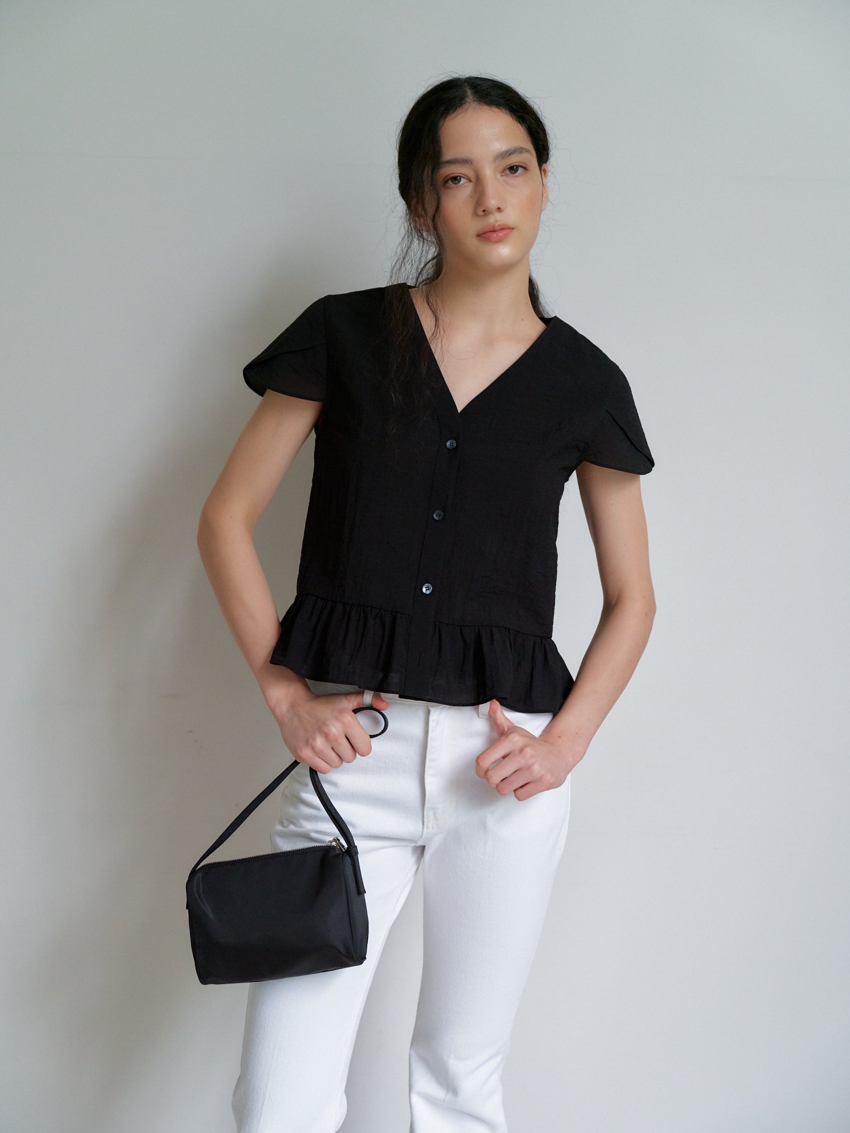 UNDERSTANDING EDITION TULIP FRILL BLOUSE (BLACK)