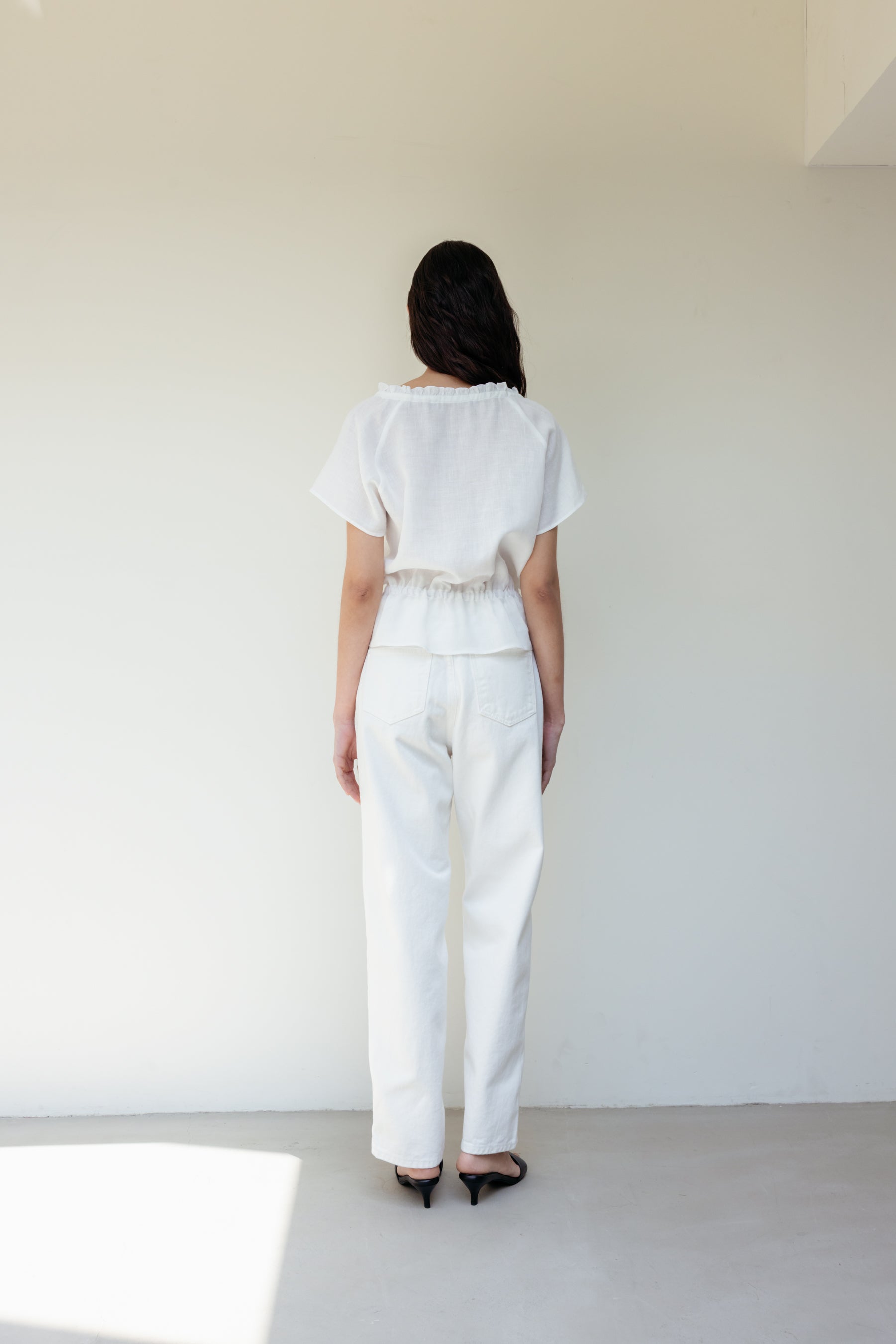 NCSSRY Pure Linen Tuck Half Blouse (White)