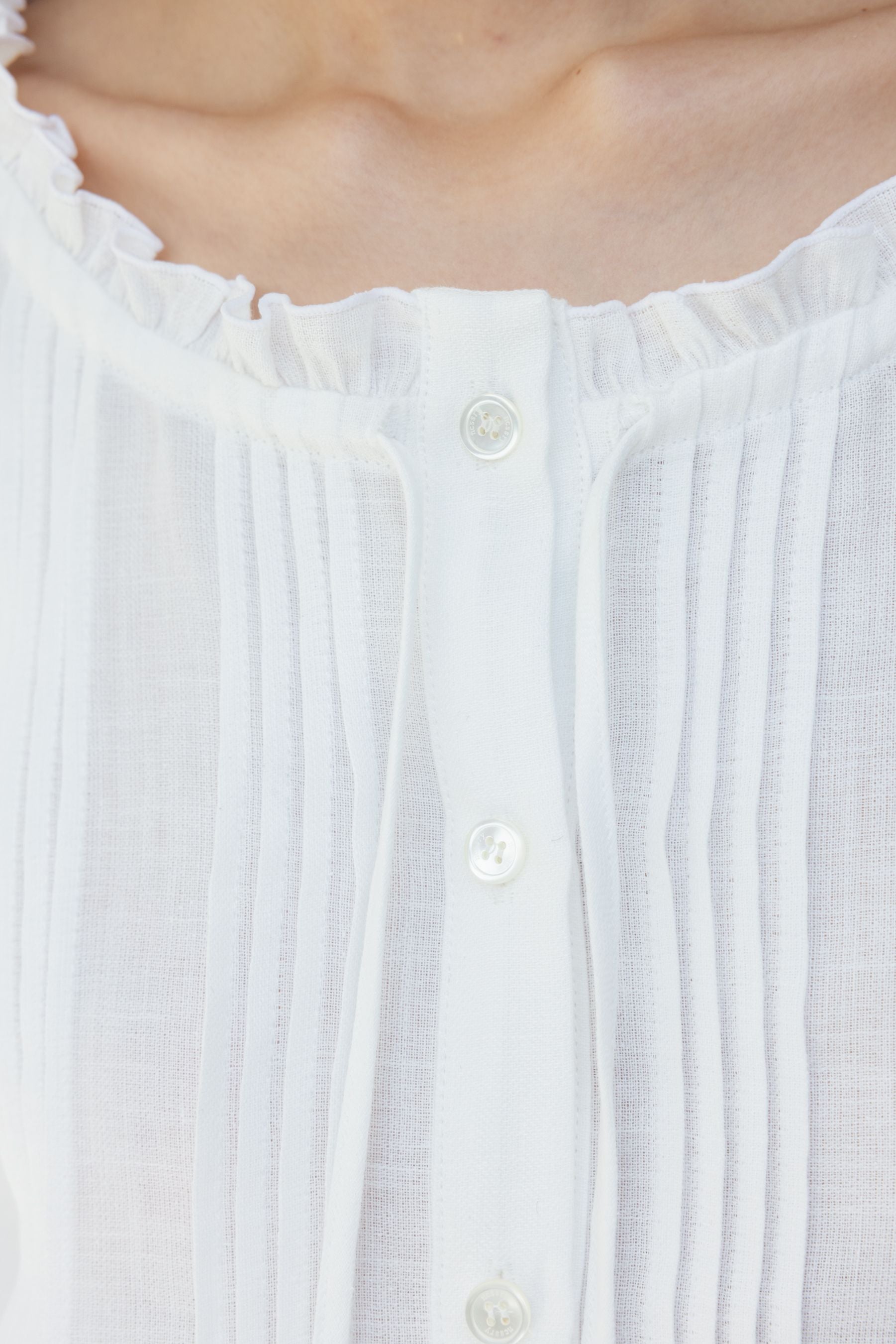 NCSSRY Pure Linen Tuck Half Blouse (White)