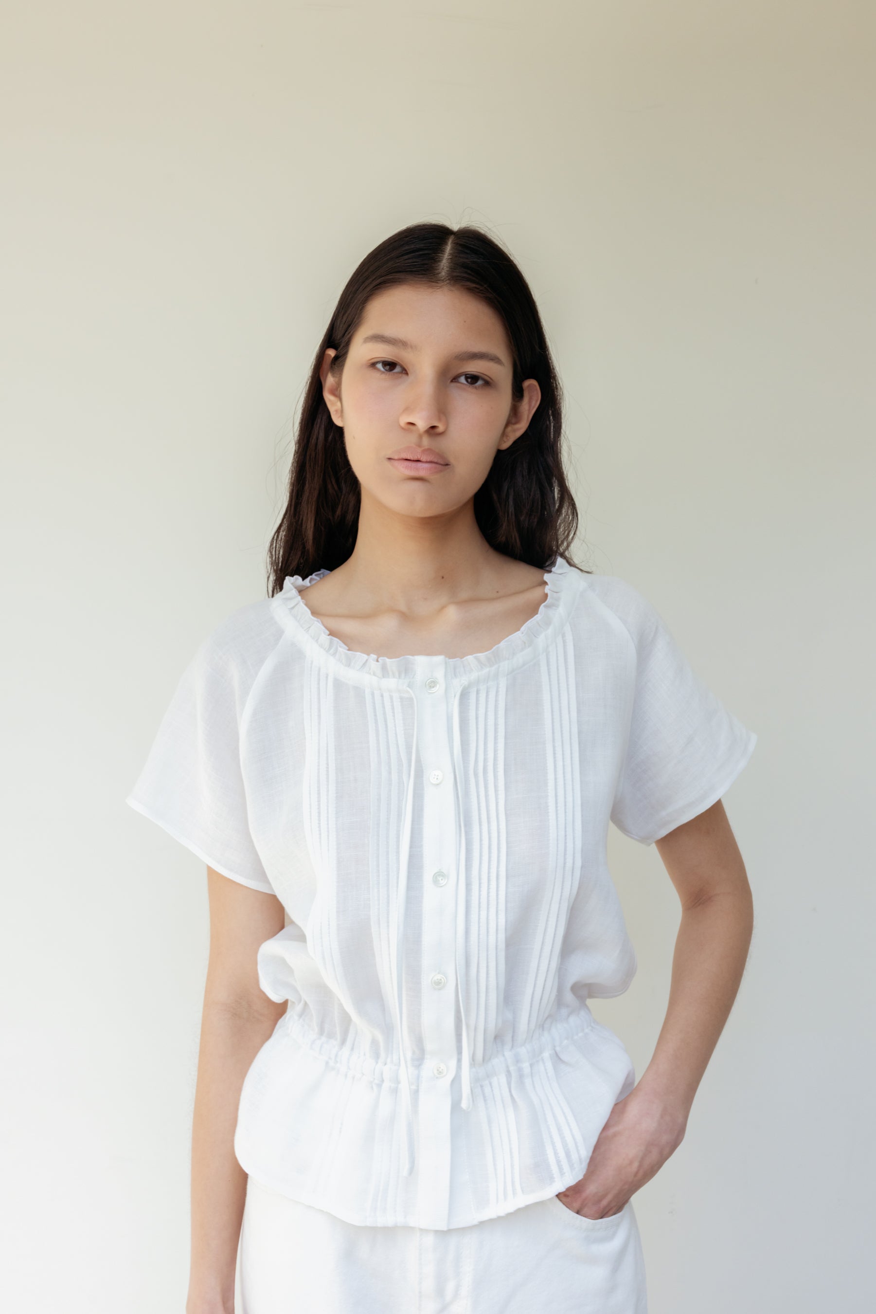 NCSSRY Pure Linen Tuck Half Blouse (White)