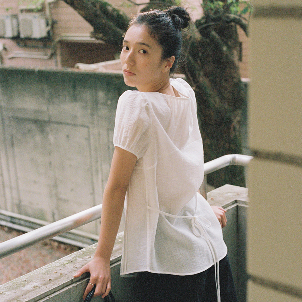 OSTKAKA [1st reorder] Shirring volume crinkle blouse ivory