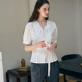 DRAWFIT WOMEN Chin puff short sleeve tie blouse [IVORY]