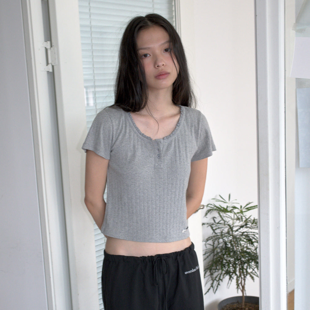 OVERDUE FLAIR BUTTON EYELET T-SHIRT_MELANGE GREY