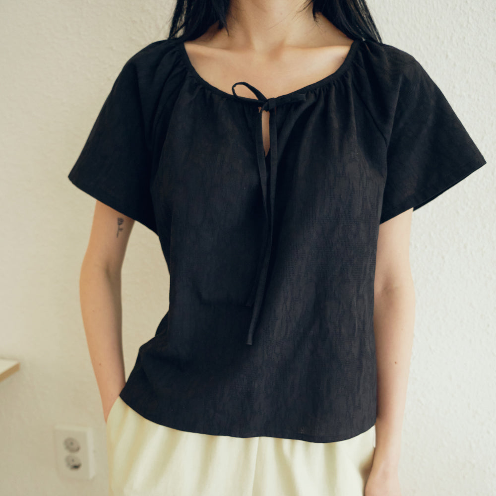 juliapepe String Shirring Blouse (Black)