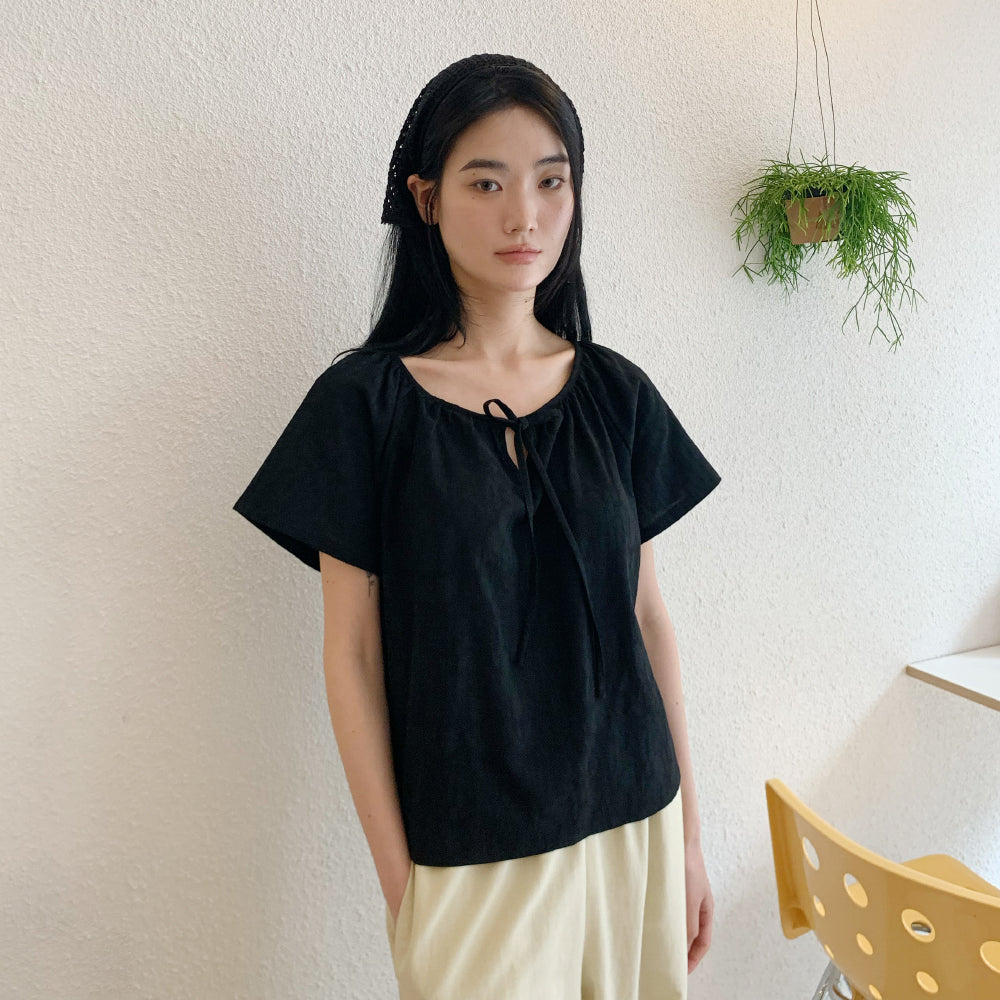 juliapepe String Shirring Blouse (Black)